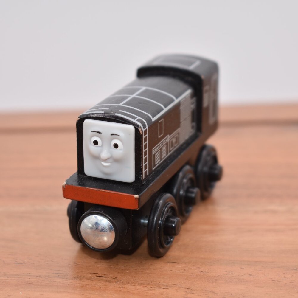 Diesel Y4079 Thomas and Friends Wooden Railway Series Trains Engines 2012 - Picture 3 of 6